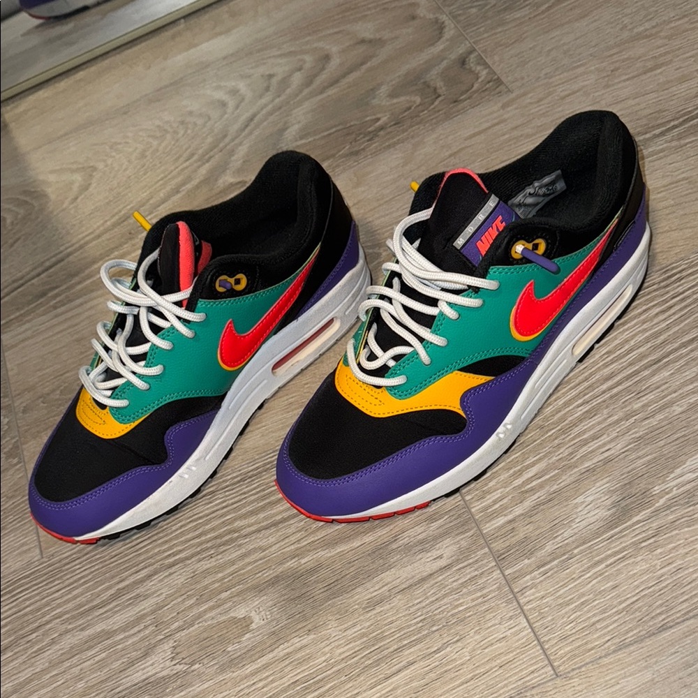Nike Air Max “windbreaker”